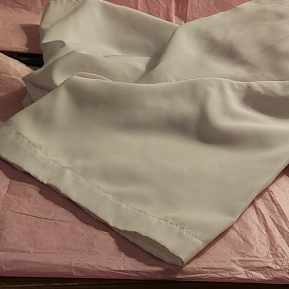 WHITE HOLIDAY BLOUSE( JACK MULQUEEN bundled - Picture 7 of 7